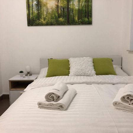Modern Center Studio Under The Castle II Free Parking Apartment Ljubljana Exterior photo