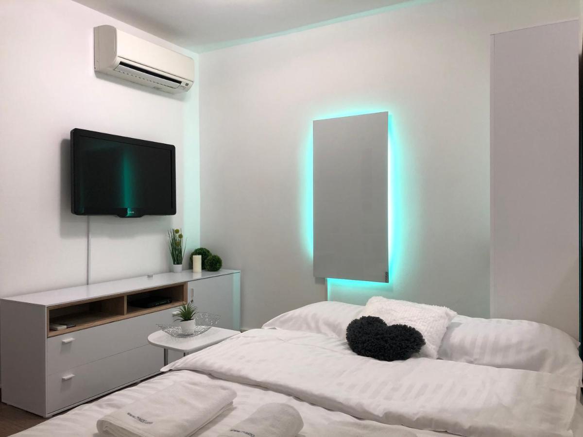 Modern Center Studio Under The Castle II Free Parking Apartment Ljubljana Exterior photo